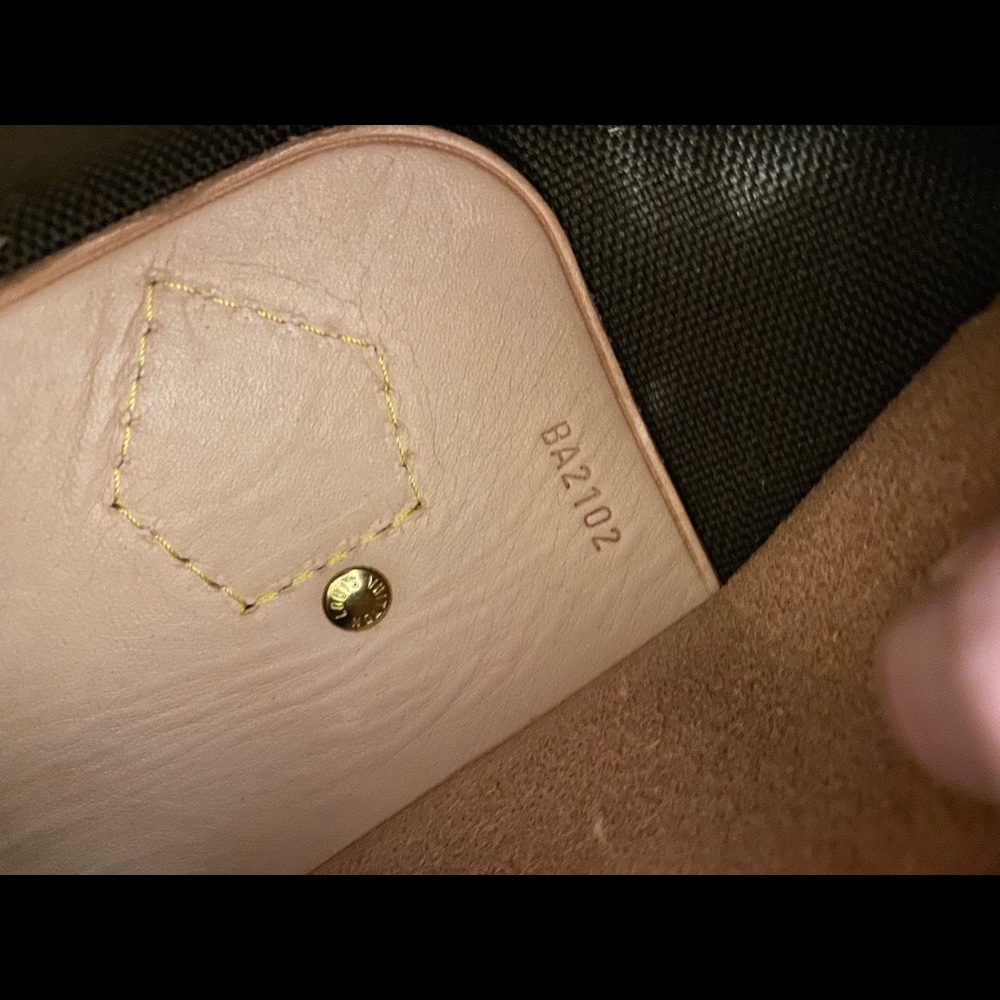 Louis Vuitton Monogram Garment Bag - Picture 3 of 7